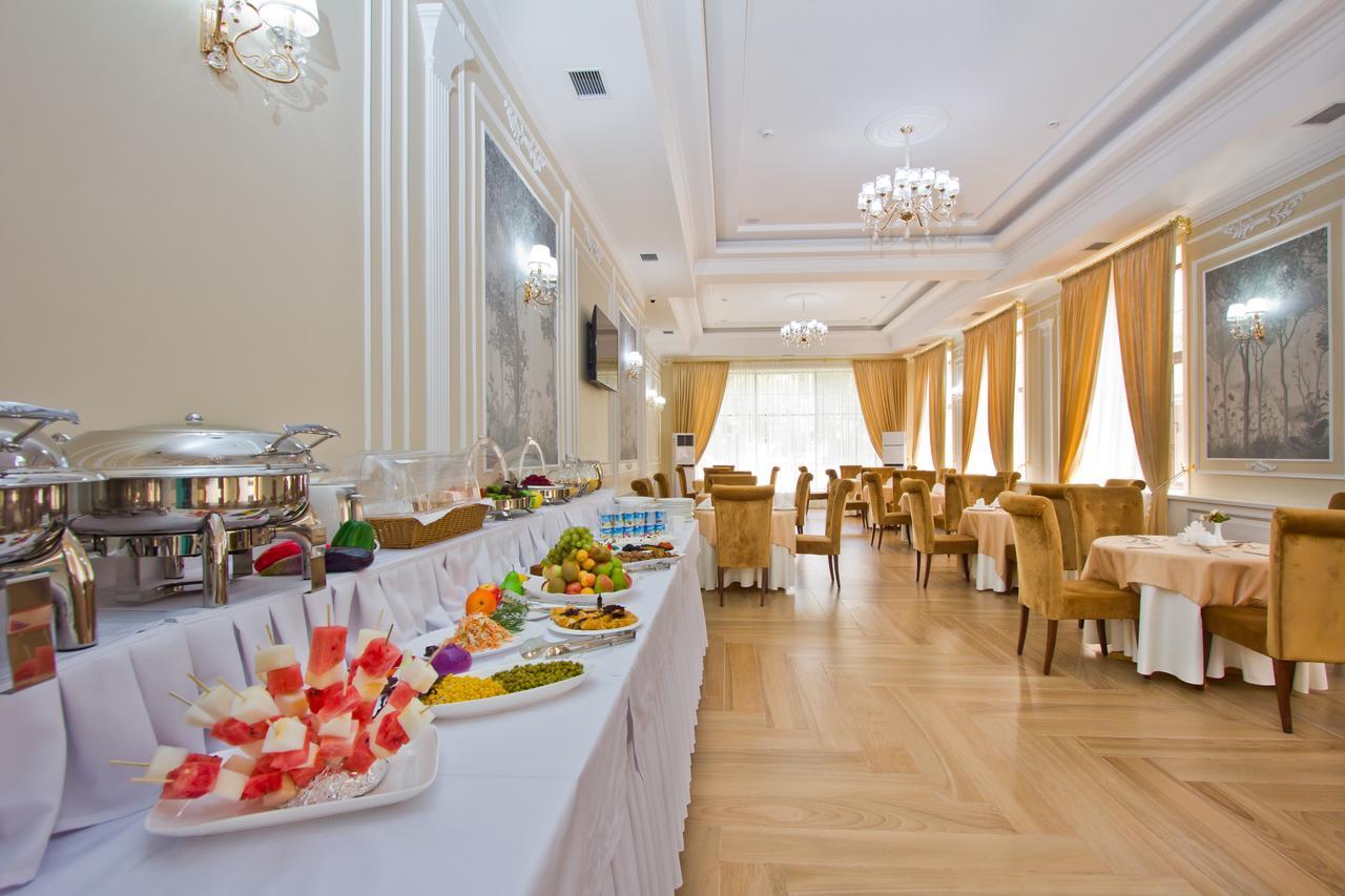 Plaza Hotel Almaty Exterior photo
